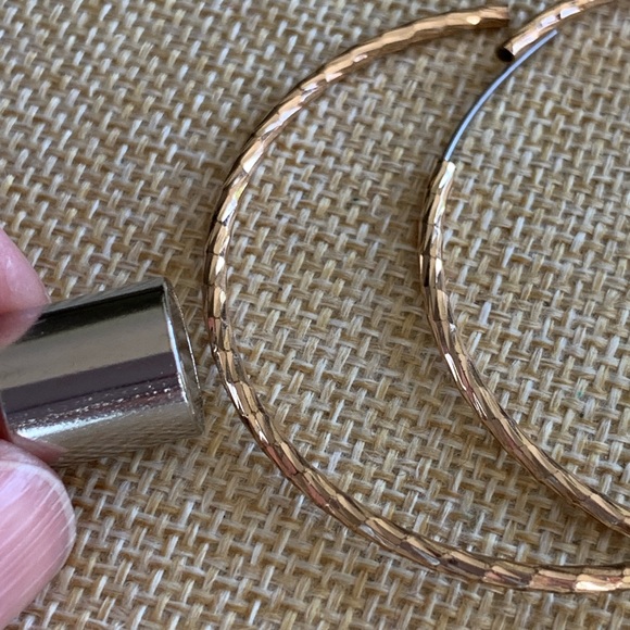 14K gold plated large hoop earrings in excellent condition - Picture 5 of 5